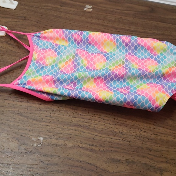 Swimsuit - Picture 5 of 6